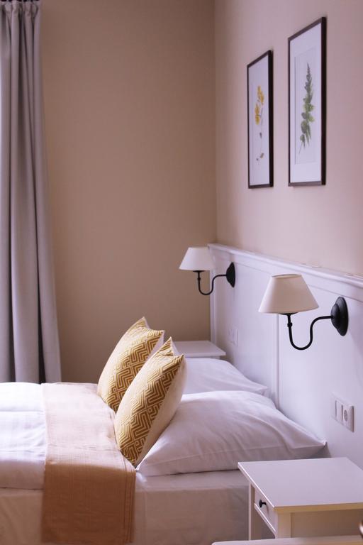 Erhardt Superior Rooms Sopron Exterior photo